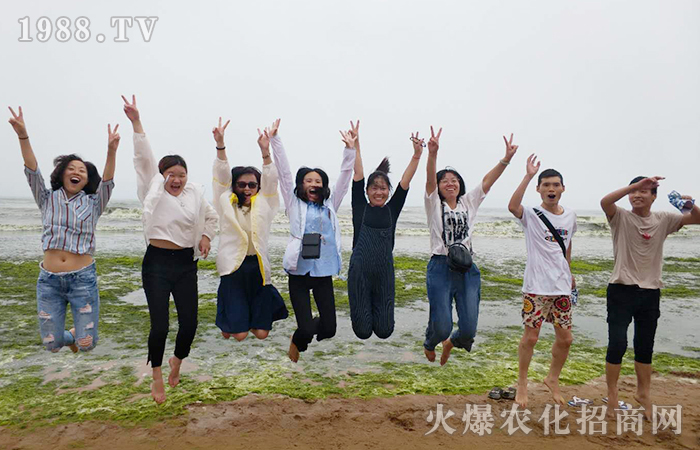 跟隨火爆網(wǎng)走進青島,了解青島歷史文化,領(lǐng)略青島風(fēng)光